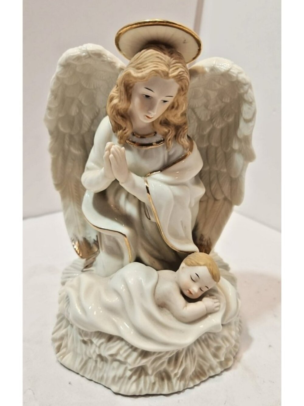 Dillard’s Trimmings Angel Watching Over Sleeping Baby Ceramic Music Box 6" Tall